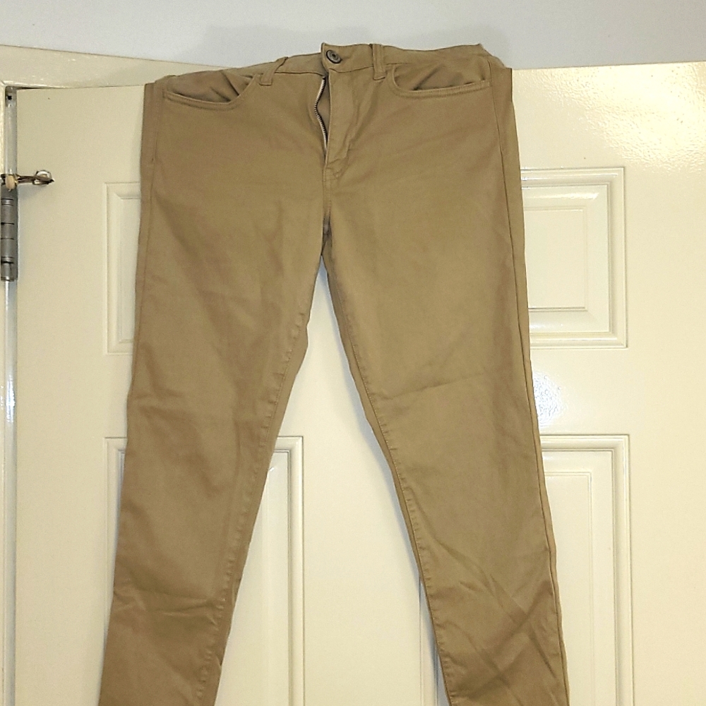 Size:12 American Eagle Khaki Jeans